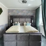 Hotel Ringhotel Neustaedter Hof 4*