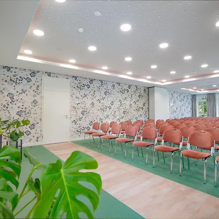 Hotel Ringhotel Neustaedter Hof 4*