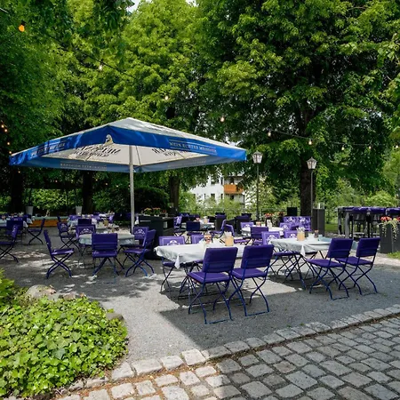 מלון Ringhotel Neustaedter Hof שווארצנברג