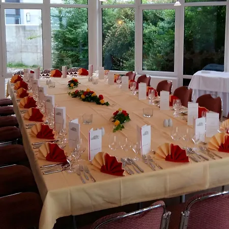 מלון Ringhotel Neustaedter Hof