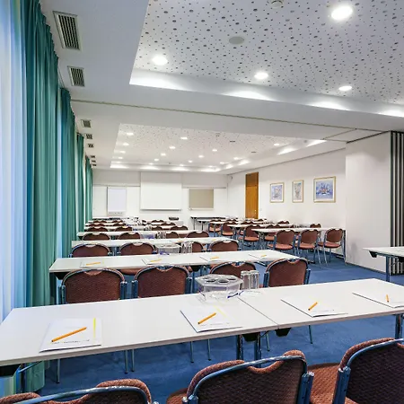 Ringhotel Neustaedter Hof מלון 4*