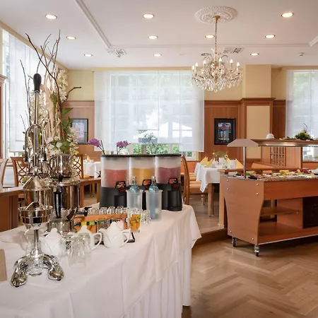 Ringhotel Neustaedter Hof 4* שווארצנברג