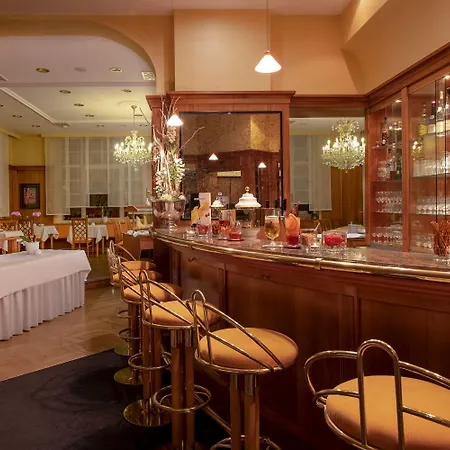 Hotel Ringhotel Neustaedter Hof 4*