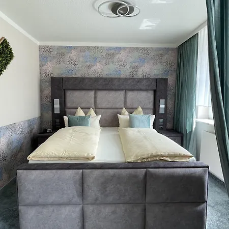 Hotel Neustadter Hof 4*