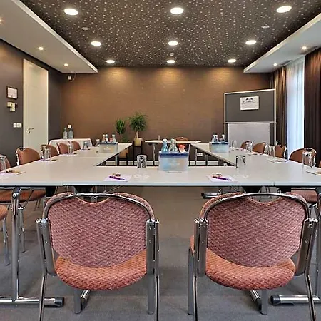 מלון Ringhotel Neustaedter Hof שווארצנברג
