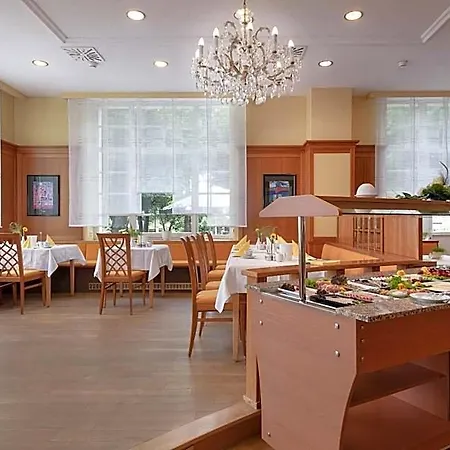 Ringhotel Neustaedter Hof 4* שווארצנברג