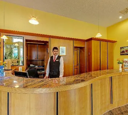 מלון Ringhotel Neustaedter Hof שווארצנברג