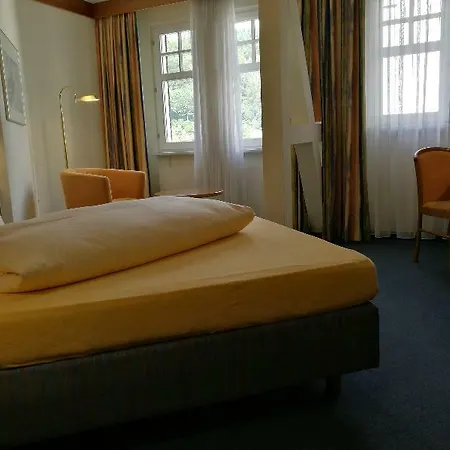 Ringhotel Neustaedter Hof 4* שווארצנברג