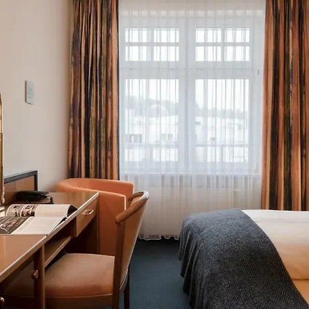 מלון Ringhotel Neustaedter Hof שווארצנברג