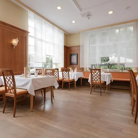 Ringhotel Neustaedter Hof Ξενοδοχείο 4*