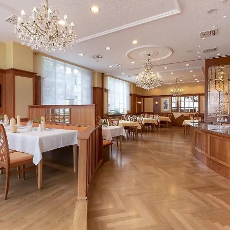 מלון Ringhotel Neustaedter Hof 4*