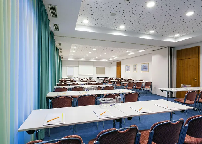 Neustadter Hof Hotel 4*